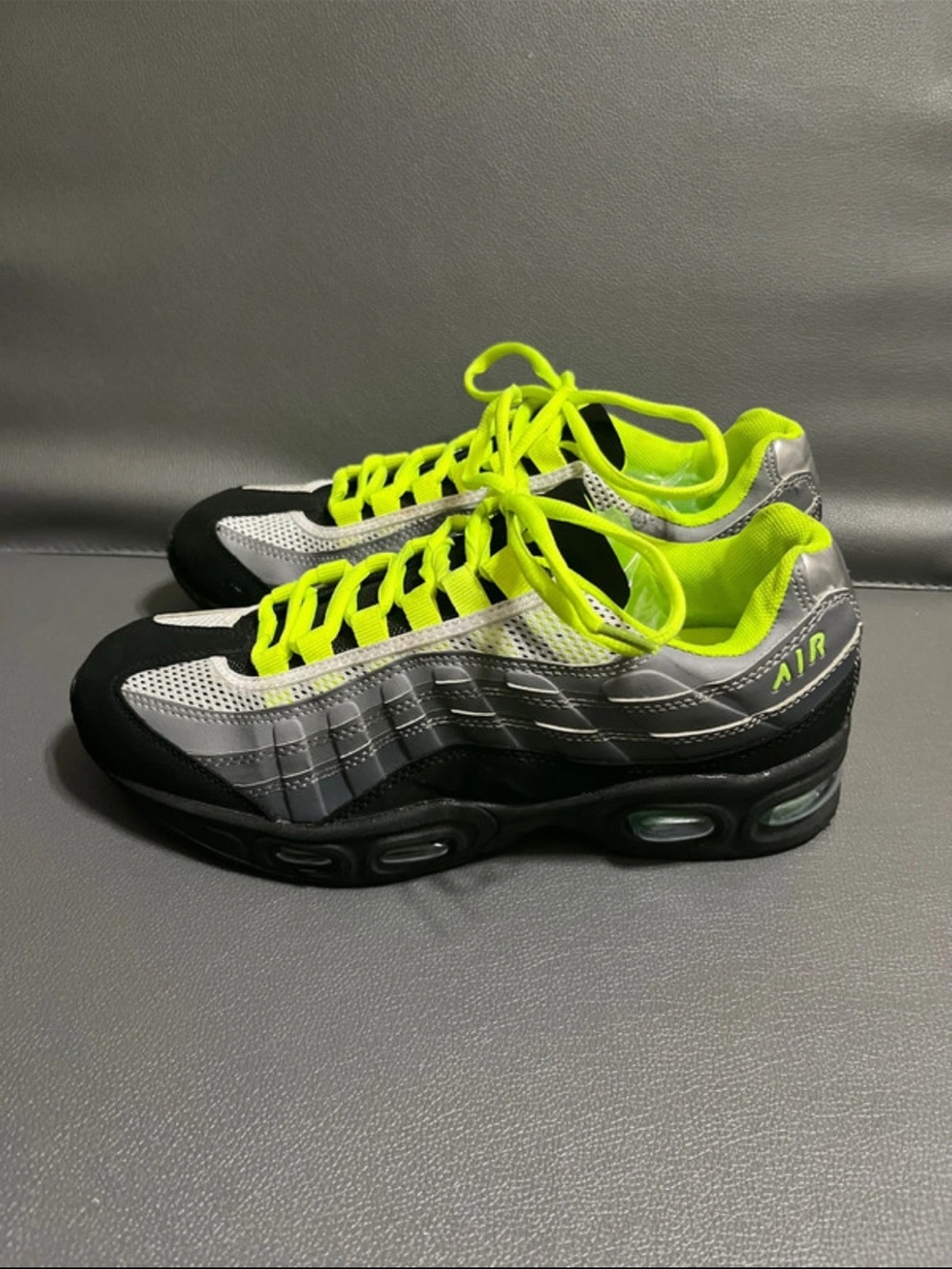 Men's Neon Yellow and Black Athletic Sneakers size 8